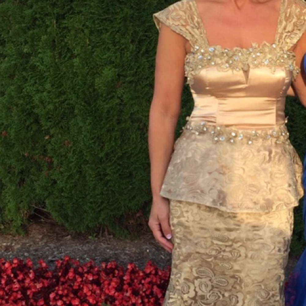 Gold Lace Peplum Gown Size 4